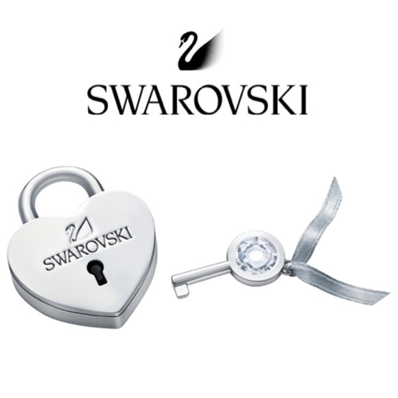 Swarovski Accessories - Swarovski Crystal Heart Lock NIB
